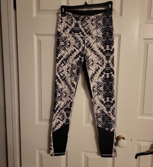 Victoria's Secret Black and White Patterned Leggings
